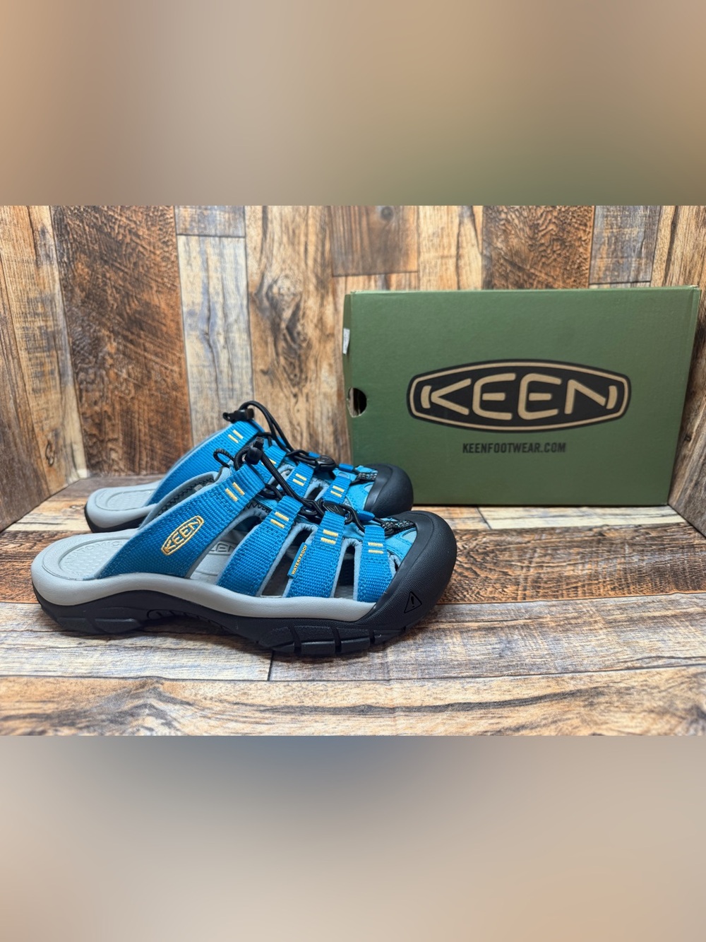 NEW Keen Newport Slide Waterproof Women’s US Size 6 Sandals